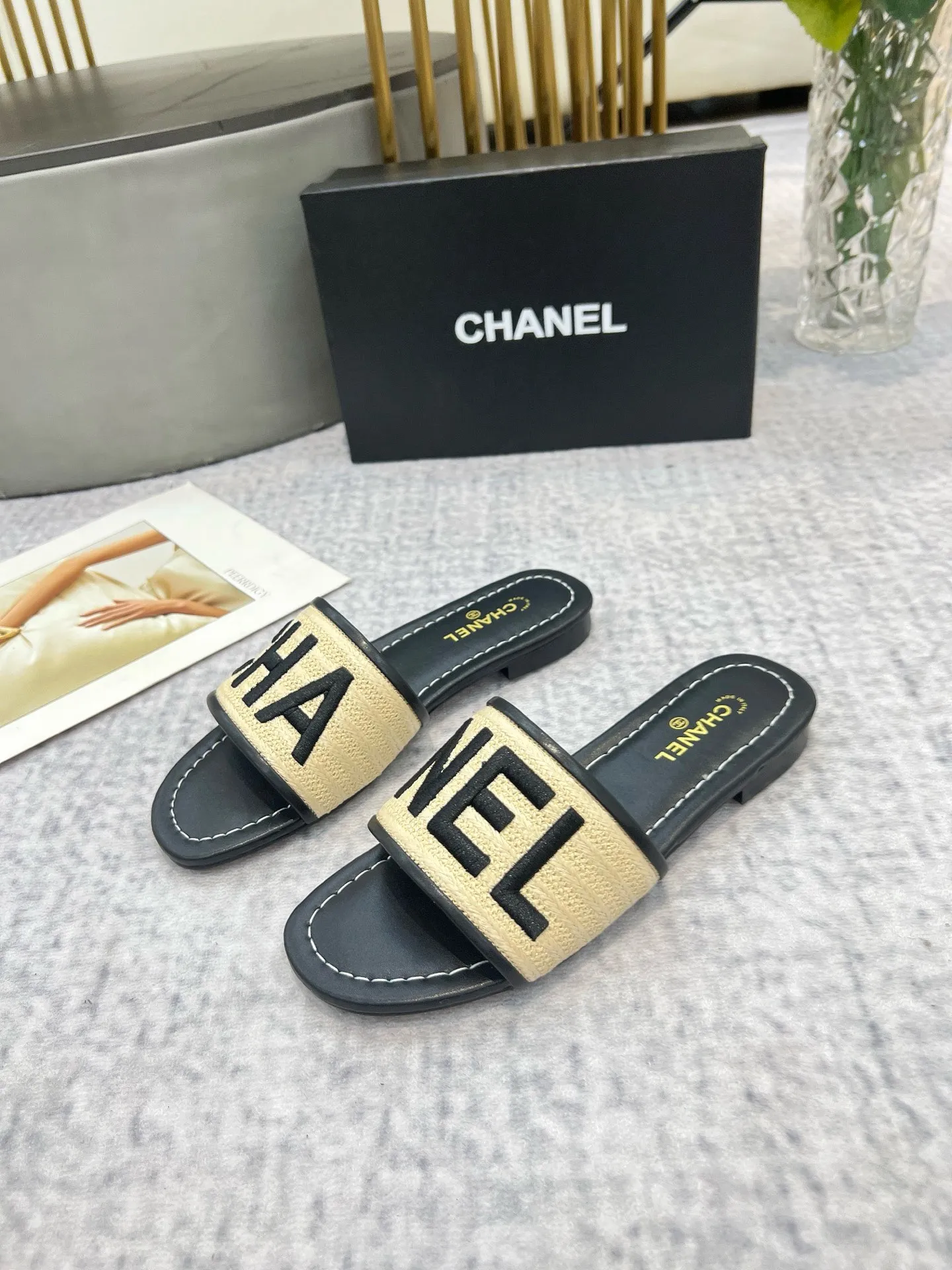 💕💕Factory direct selling price p340💕💕 Genuine leather sole +30 CHANEL, the upper uses three-dimensional electric embroidery technology, the upper foot is comfortable, soft and breathable, must-have size 35-43, leather sole +30